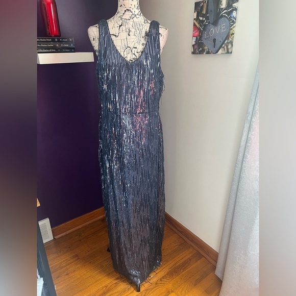 R & M Richards Dresses & Skirts - R&M Richards Sleeveless Sequin Fringe Dress